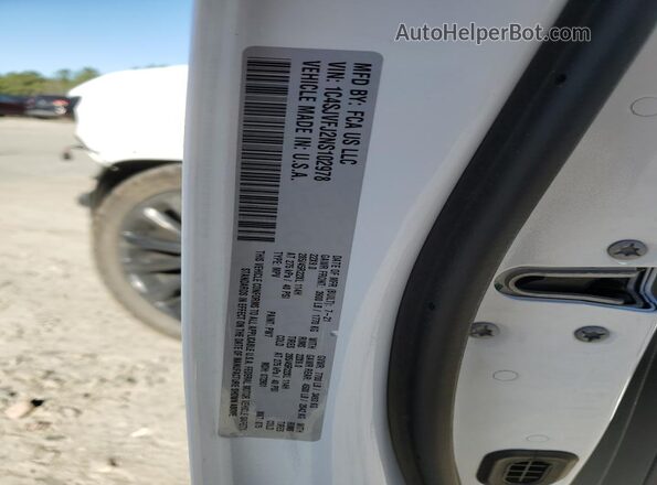 1C4SJVFJ2NS102978 2022 JEEP GRAND White Widok wnętrza 360 stopni