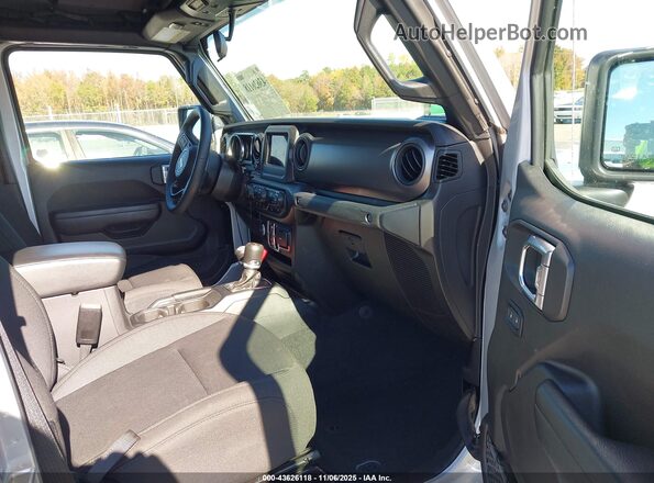 1C6HJTAG0PL585207 2023 JEEP GLADIATOR Silver Front interior view