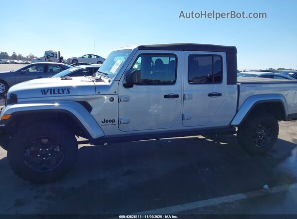 1C6HJTAG0PL585207 2023 JEEP GLADIATOR Silver 360 interior view