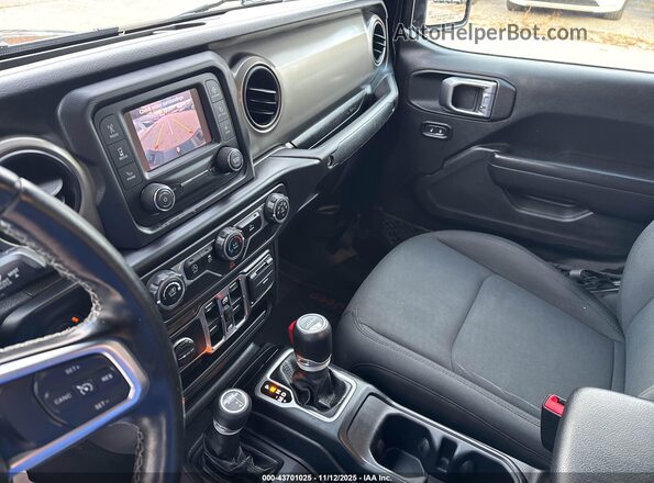 1C6HJTAG4LL143086 2020 JEEP GLADIATOR Black Widok z przodu