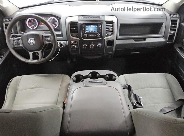 1C6RR6FG5JS341542 2018 RAM 1500 Белый Вид панели приборов