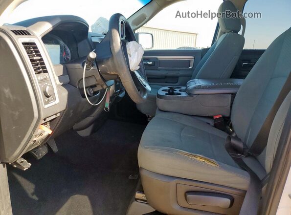 1C6RR6GG2GS143735 2016 RAM 1500 Белый Вид салона спереди
