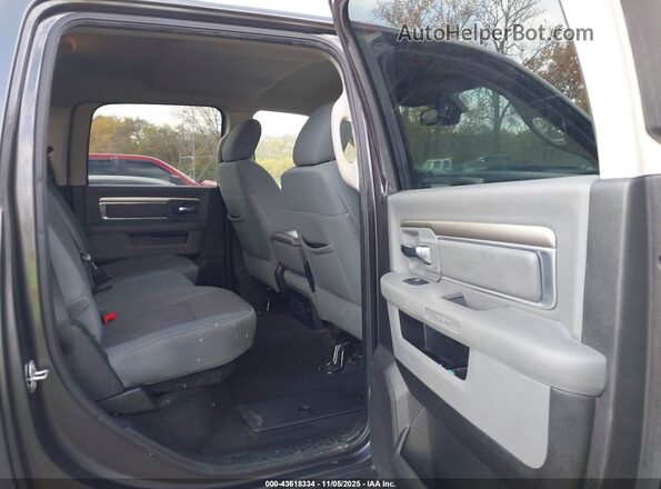 1C6RR7LG9JS129415 2018 RAM 1500 Gray Vista de la etiqueta del VIN