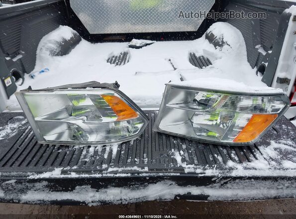 1C6RR7ST9MS561246 2021 RAM 1500 CLASSIC White Instrument cluster view