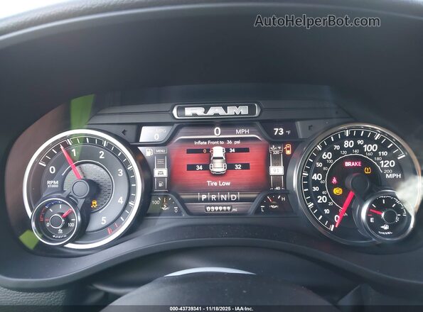 1C6RREFMXNN408429 2022 RAM 1500 White უკანა სავარძლების ხედი