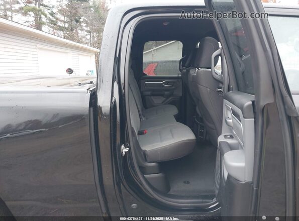 1C6RRFBG5NN397331 2022 RAM 1500 Black Widok naklejki z numerem VIN