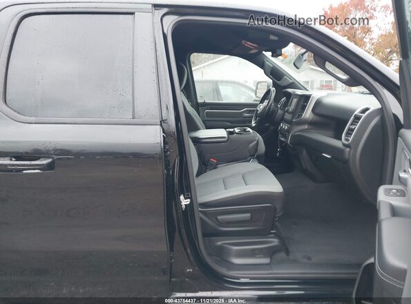 1C6RRFBG5NN397331 2022 RAM 1500 Black Widok wnętrza z przodu