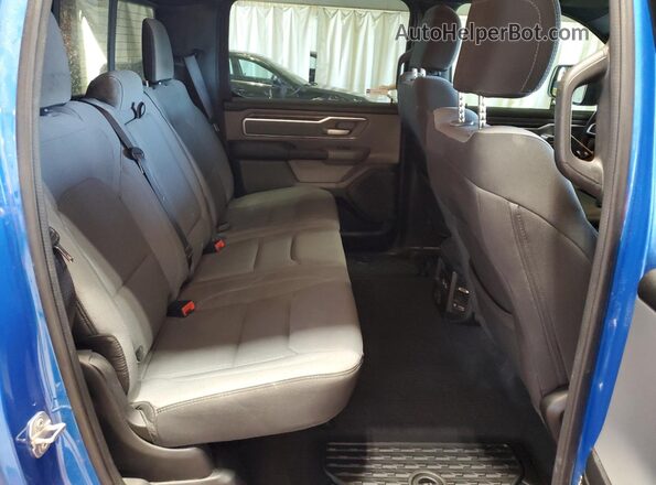 1C6RRFFG7NN427472 2022 RAM 1500 Blue Rear interior view