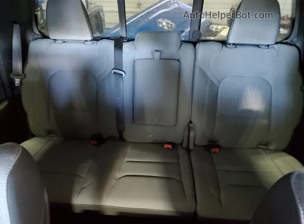 1C6RRFFG7NN427472 2022 RAM 1500 Blue Rear seats view