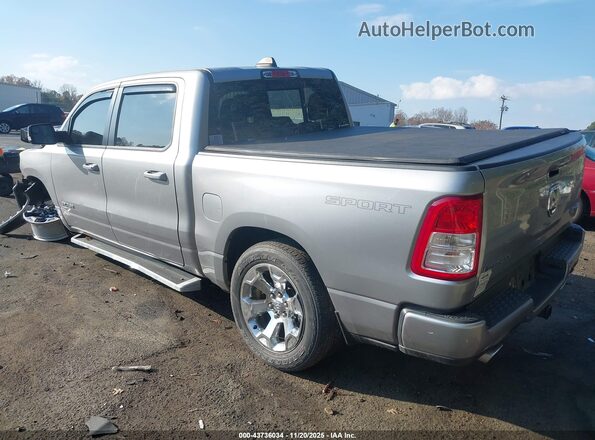 1C6SRFFT3NN447622 2022 RAM 1500 Silver Widok wnętrza z tyłu