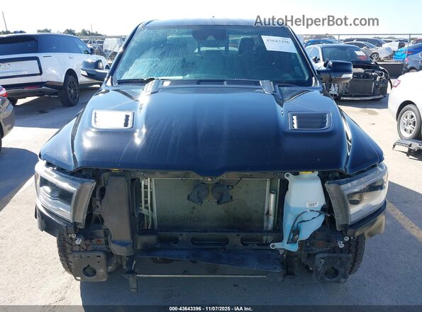 1C6SRFJTXNN449679 2022 RAM 1500 Black Rear interior view