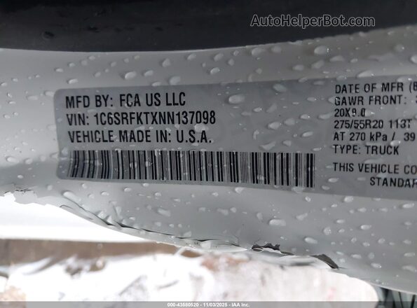 1C6SRFKTXNN137098 2022 RAM 1500 Белый Вид подкапотного пространства