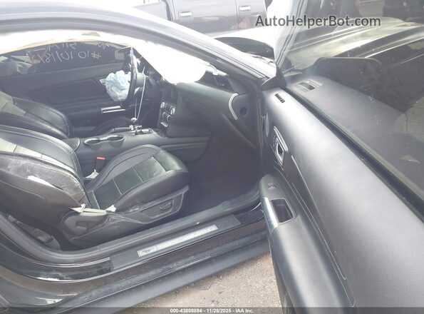 1FA6P8CF6N5128232 2022 FORD MUSTANG Черный Вид салона спереди