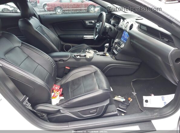 1FA6P8TH4N5126657 2022 FORD MUSTANG Белый Вид салона спереди