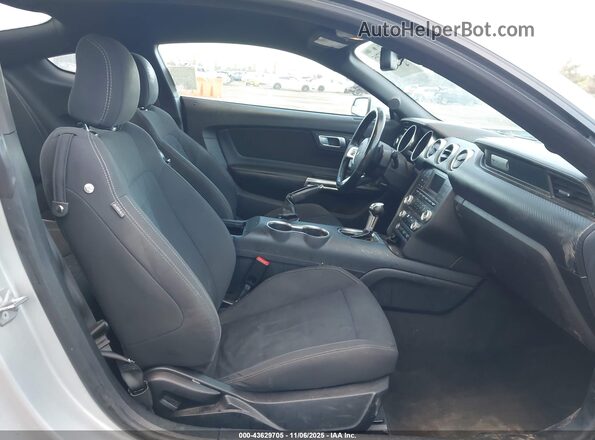 1FA6P8TH7J5129255 2018 FORD MUSTANG Silver Widok wnętrza z przodu
