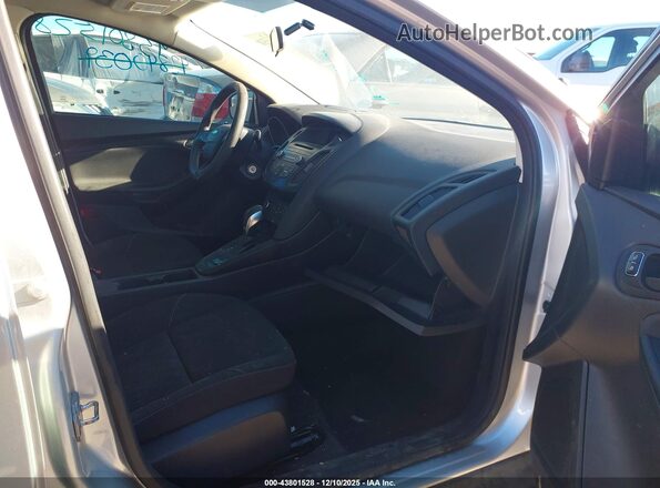 1FADP3E20HL222434 2017 FORD FOCUS Silver Front interior view