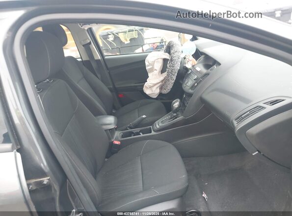 1FADP3FE6JL281938 2018 FORD FOCUS Серый Вид салона спереди