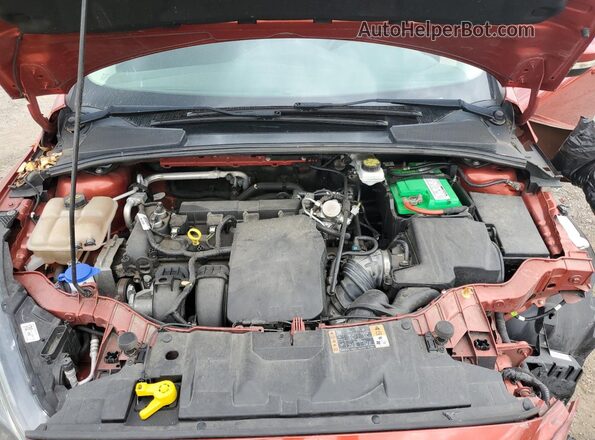 1FADP3H28JL280521 2018 FORD FOCUS Red უკანა სალონის ხედი