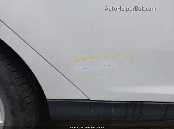 1FADP3K20JL215381 2018 FORD FOCUS Черный 