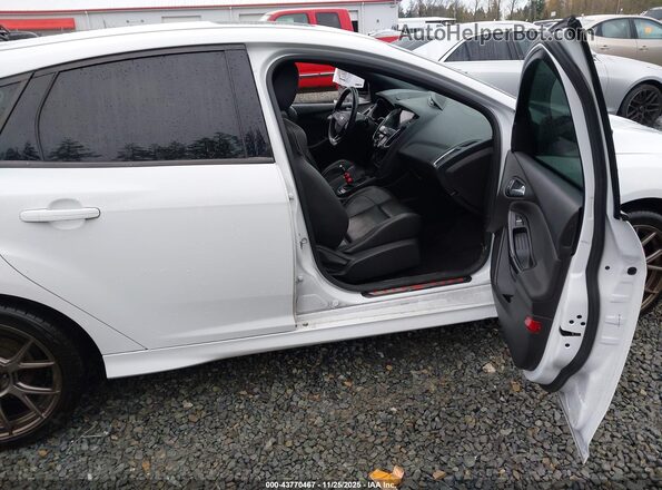 1FADP3L95JL289651 2018 FORD FOCUS ST White Front interior view