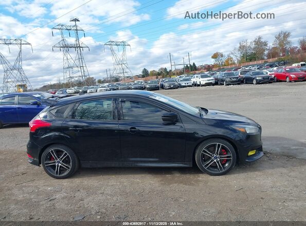 1FADP3L97HL301549 2017 FORD FOCUS ST Black Rear interior view