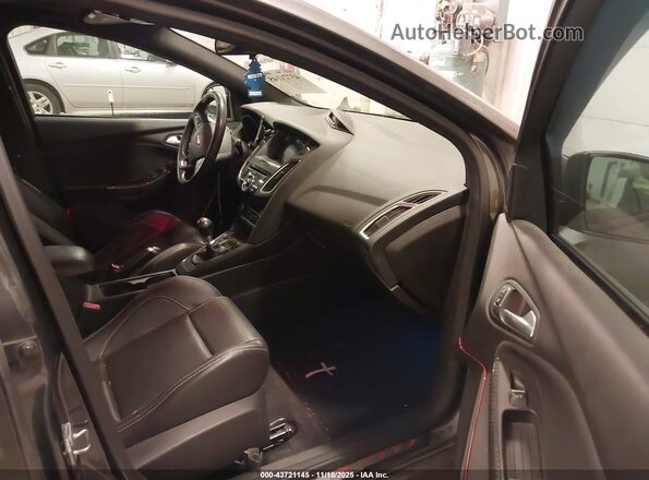 1FADP3L99GL295476 2016 FORD FOCUS ST Gray Вид салону спереду