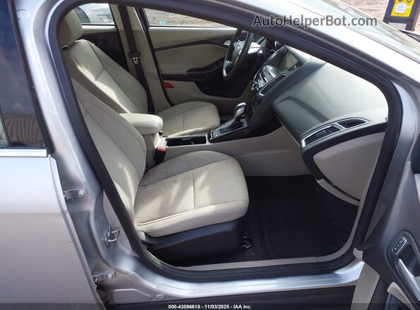 1FADP3R46HL316720 2017 FORD FOCUS ELECTRIC Серебряный Вид салона спереди
