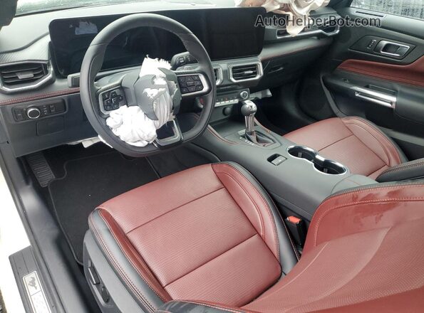 1FAGP8FF3S5113070 2025 FORD MUSTANG White Вид панелі приладів