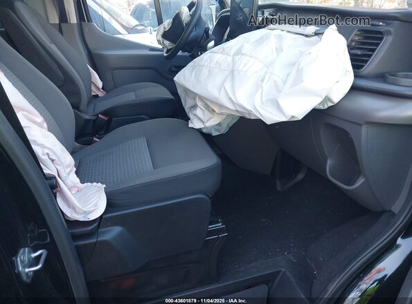 1FBAX2C82RKA15912 2024 FORD PASSENGER Black Widok wnętrza z przodu
