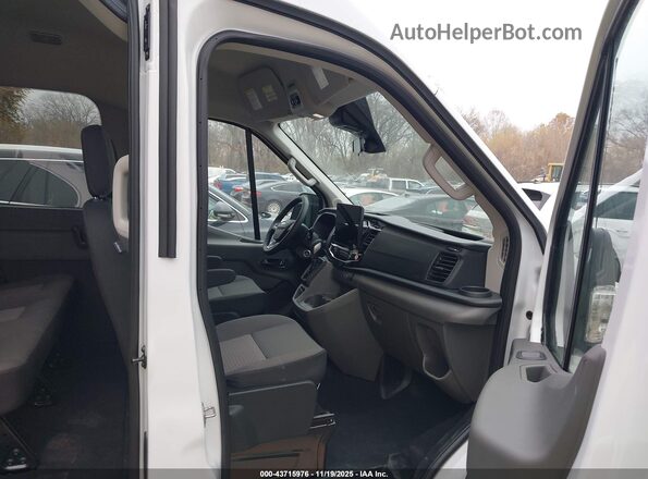 1FBAX2C88TKA06879 2026 FORD PASSENGER White Front interior view