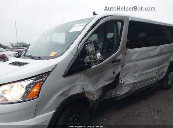 1FBAX2Y81NKA63291 2022 FORD PASSENGER White Vista frontal