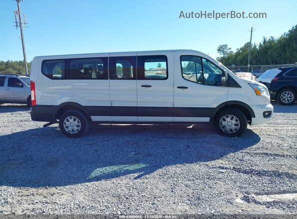 1FBAX2Y82MKA31660 2021 FORD PASSENGER White Սալոնի հետևի տեսք