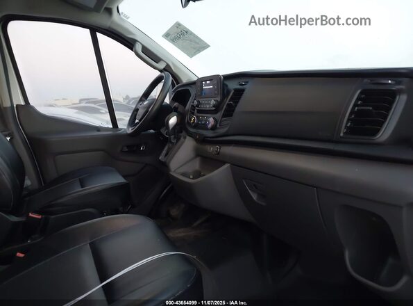 1FBAX2Y82NKA76888 2022 FORD PASSENGER White წინა სალონის ხედი