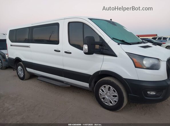 1FBAX2Y82NKA76888 2022 FORD PASSENGER White უკანა სალონის ხედი