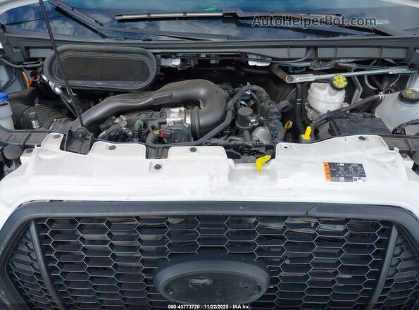 1FBAX2Y82RKA77819 2024 FORD PASSENGER White Widok z tyłu