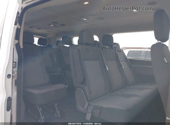 1FBAX2Y83PKB08203 2023 FORD PASSENGER White Widok naklejki z numerem VIN