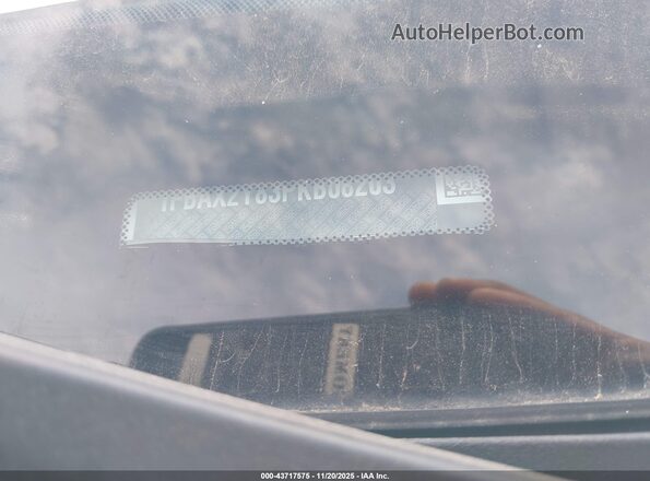 1FBAX2Y83PKB08203 2023 FORD PASSENGER White Widok komory silnika