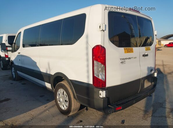 1FBAX2Y86NKA73864 2022 FORD PASSENGER White Trasero izquierdo