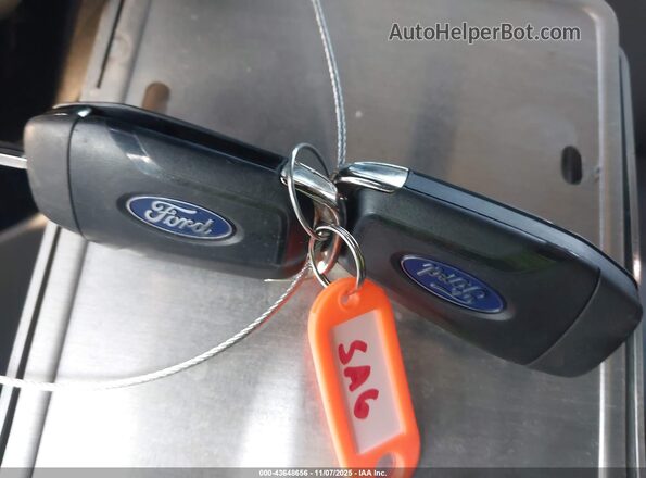 1FBAX2Y86NKA73864 2022 FORD PASSENGER White Vista del salpicadero