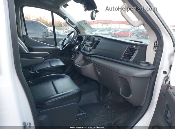 1FBAX2Y87LKB29971 2020 FORD PASSENGER Белый Вид салона спереди