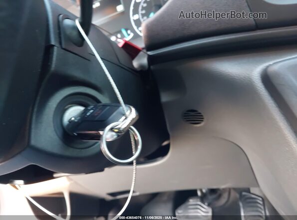 1FBAX2Y88NKA67211 2022 FORD PASSENGER White Vista del salpicadero