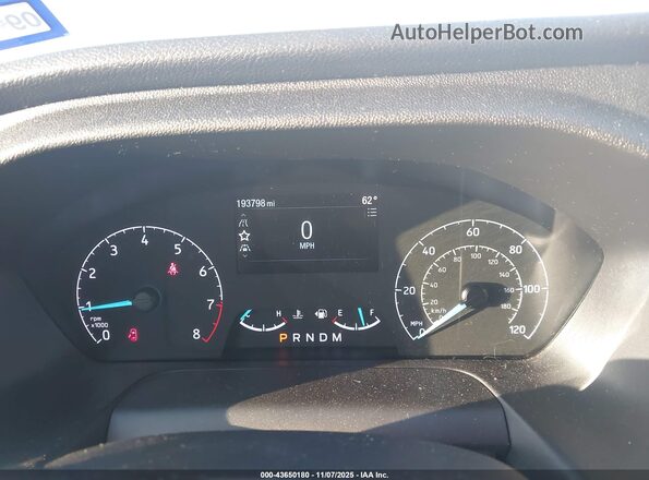 1FBAX2Y88NKA77124 2022 FORD PASSENGER White Вид задніх сидінь
