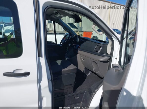 1FBAX2Y8XRKA22809 2024 FORD PASSENGER White Սալոնի դիմացի տեսք