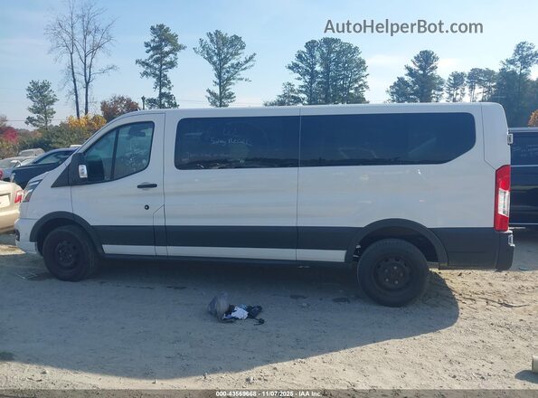 1FBAX2YG2PKB08250 2023 FORD PASSENGER White სალონის 360-გრადუსიანი ხედი
