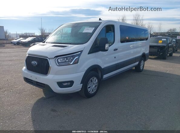 1FBAX2YG5PKA45175 2023 FORD PASSENGER Белый Передняя левая четверть