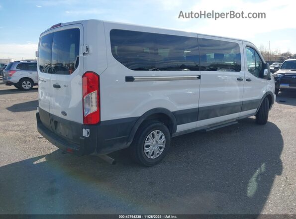 1FBAX2YG7PKA93857 2023 FORD PASSENGER White Tył prawy