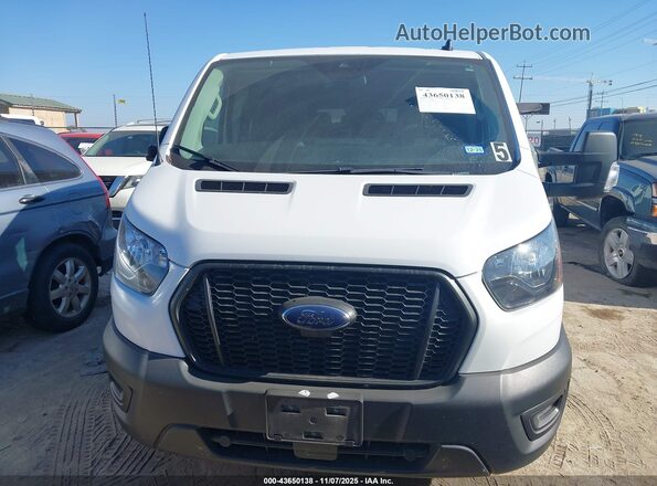 1FBAX2YG8PKA47695 2023 FORD PASSENGER White Սարքավորումների վահանակի տեսք