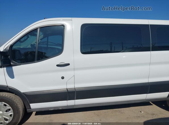 1FBAX2YG8PKA47695 2023 FORD PASSENGER White Սալոնի 360 աստիճան տեսք