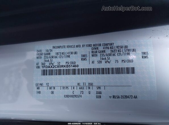 1FDAX2C85RKB51460 2024 FORD PASSENGER White Widok komory silnika