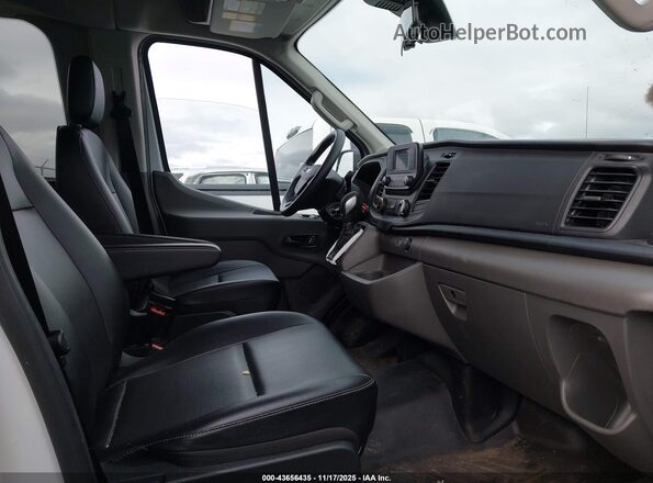 1FDAX2C86RKA04659 2024 FORD PASSENGER White Vista interior delantera